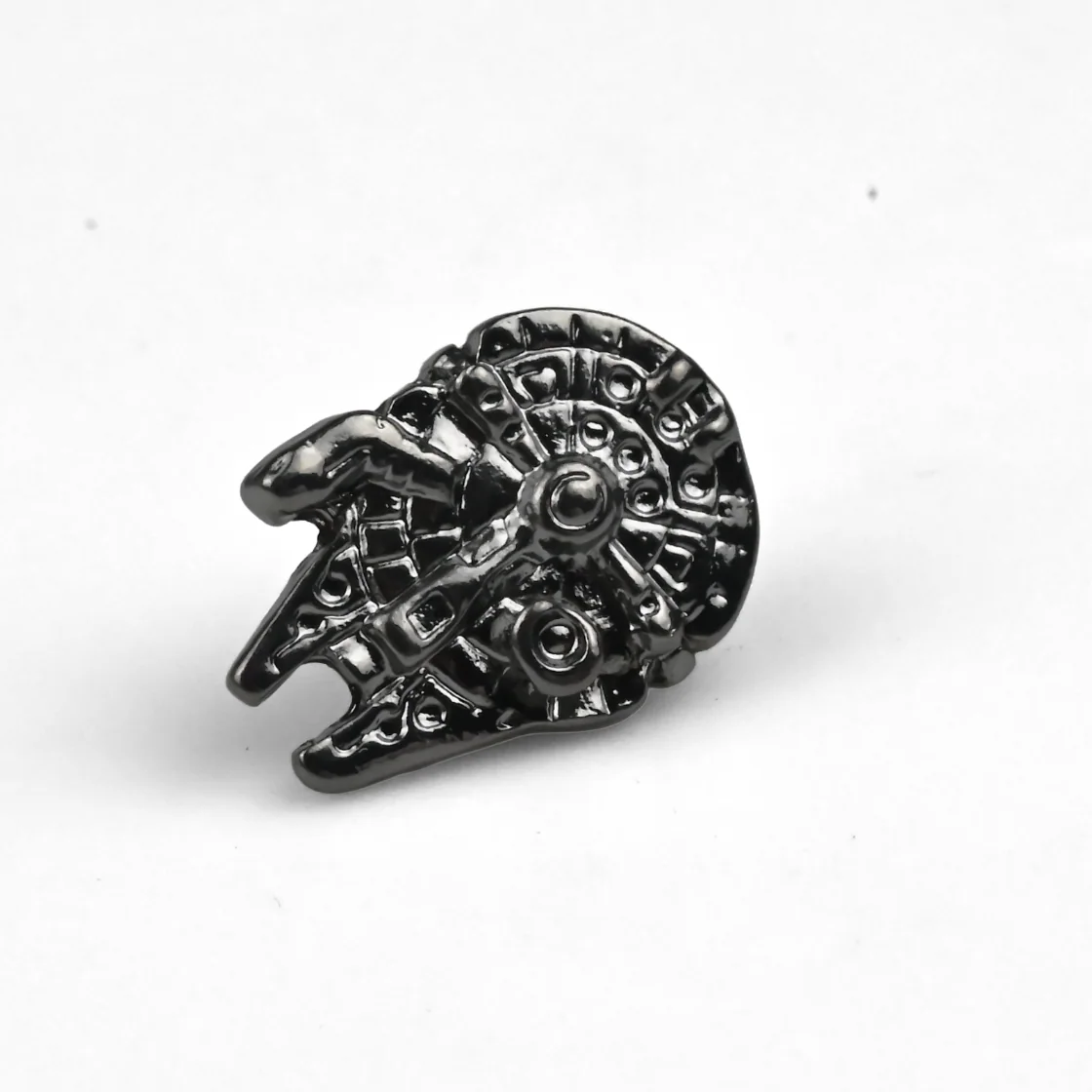 Millenium Falcon | 1 cm | Metal | Movie Pin | Star Wars image 1